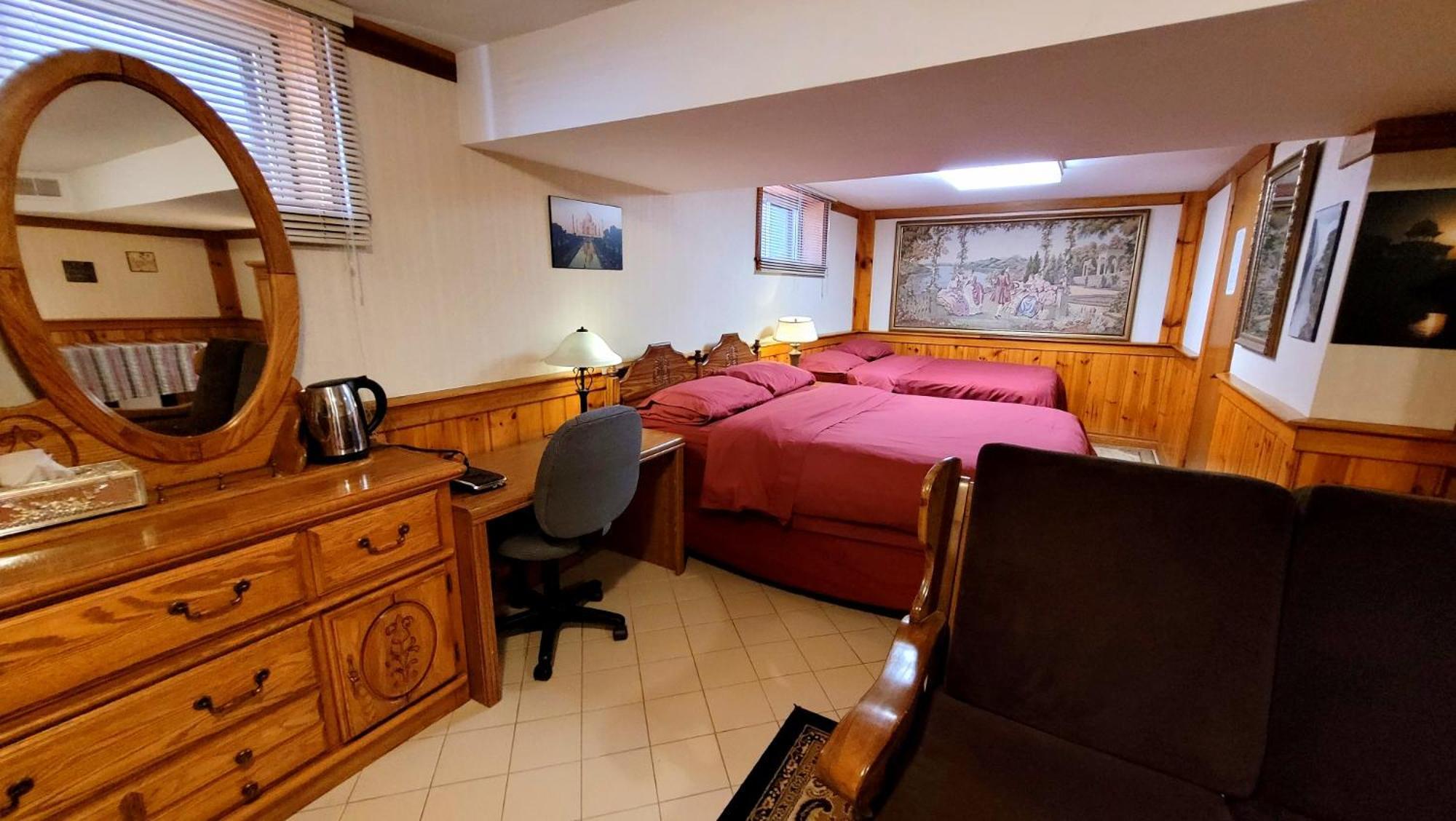 Homestay A Stunning Style Toronto